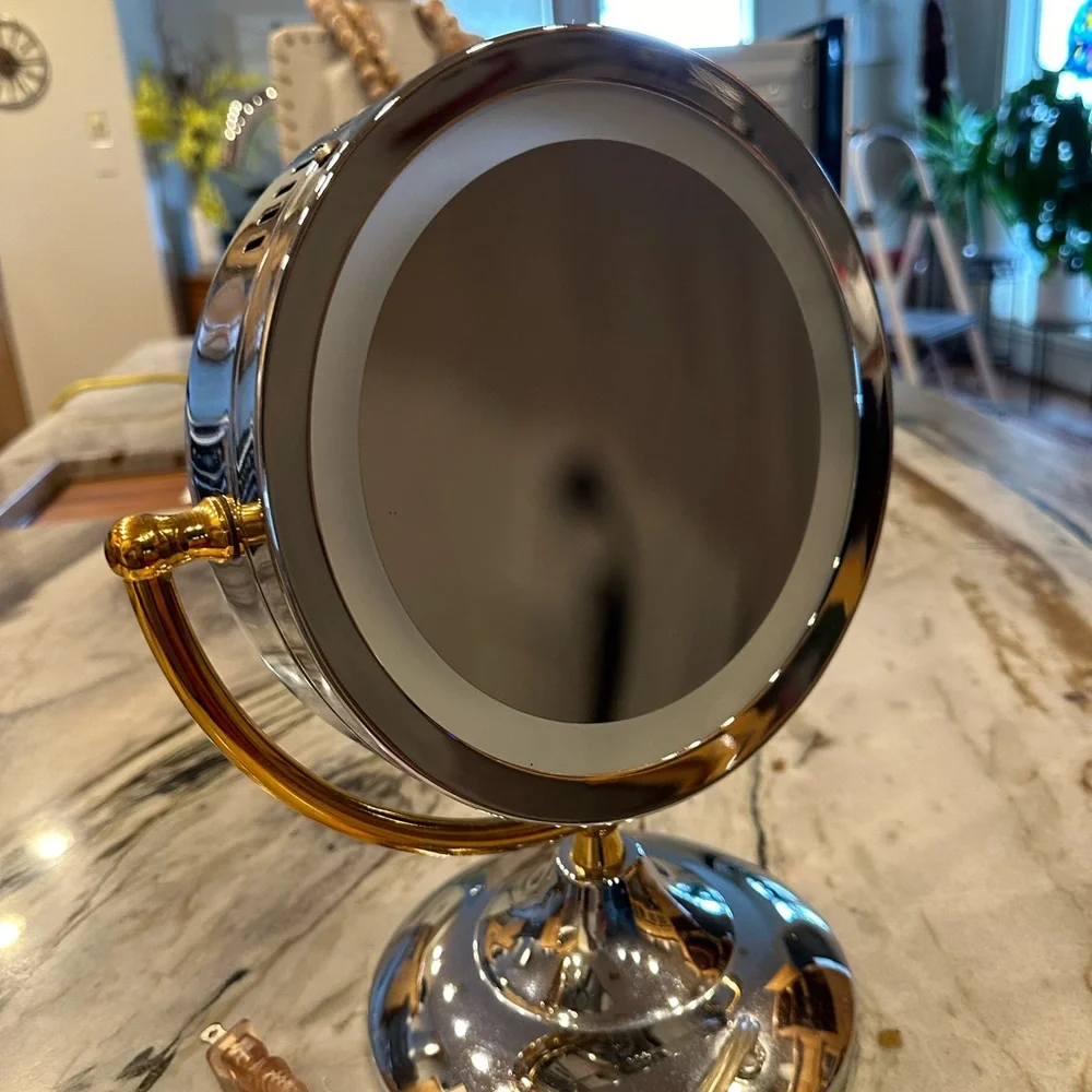 Homedics Make-up Mirror w/Lights Brighter Three-way by Touching